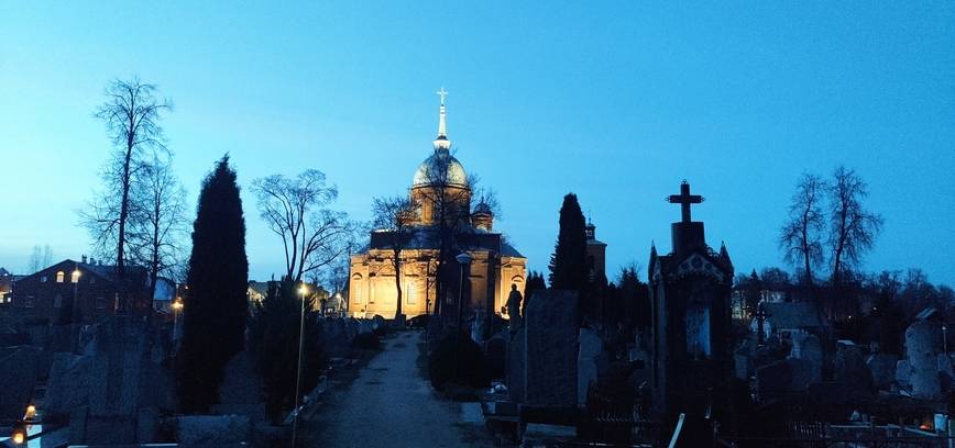 Ekskursija „Trapi atminties gija. (Ne)girdėtos nepaprastų asmenybių istorijos Utenos senosiose kapinėse“