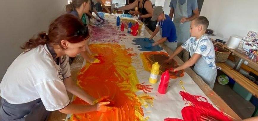 Dailės terapijos užsiėmimas vaikams ,,Vidinių resursų papildymas prieš naujus mokslo metus”