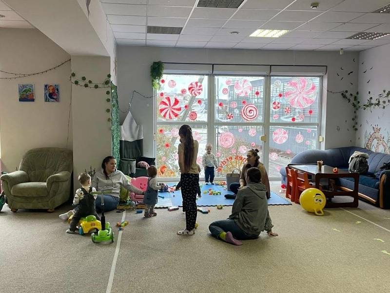 LAIMĖS ERDVĖ KVIEČIA VAIKUS IR TĖVELIUS ARBATOS